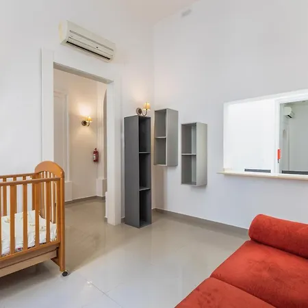 Charming Four Bedroom Townhouse One Minute Away From The Seafront Ferienhaus *