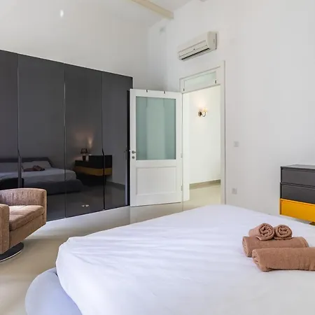 Charming Four Bedroom Townhouse One Minute Away From The Seafront Ferienhaus Sliema